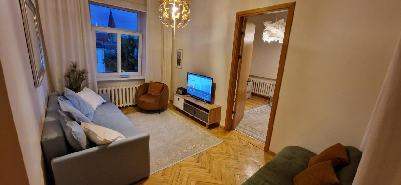 וילנה Tyzen39&38 Luxury Apartment מראה חיצוני תמונה