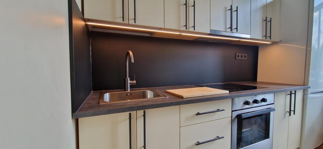 וילנה Tyzen39&38 Luxury Apartment מראה חיצוני תמונה