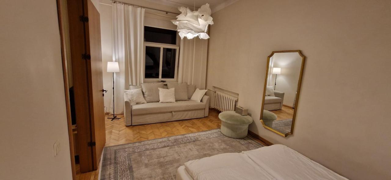 וילנה Tyzen39&38 Luxury Apartment מראה חיצוני תמונה